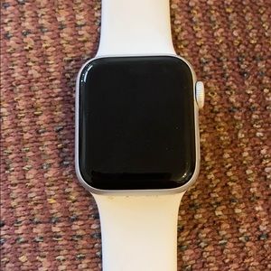 Apple Watch 5 - GPS & LTE